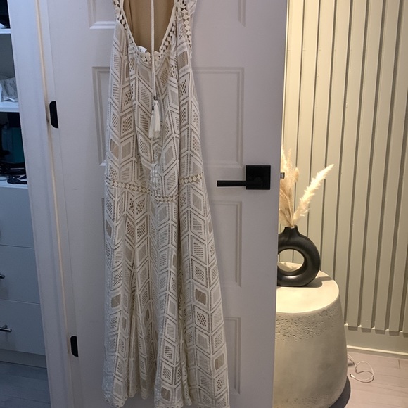 The most stunning dress - Picture 5 of 5